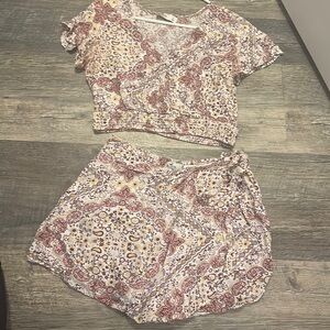 Hollister two-piece pattern set